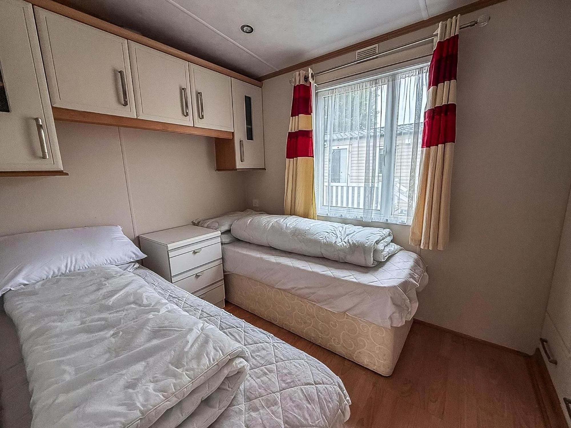 6 Berth Caravan For Hire At Seawick Holiday Park In Clacton-On-Sea Ref 27049Sw Exterior foto